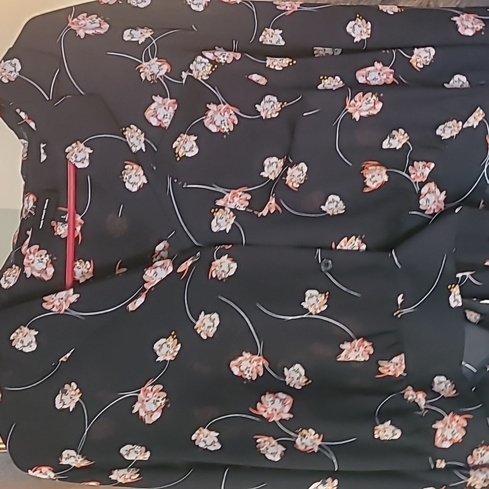 EUC  (Who What Where) Blouse (Size Large) waist level with front tie